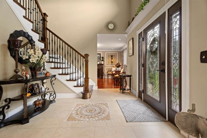 Image No.10-5 Bed Property for sale