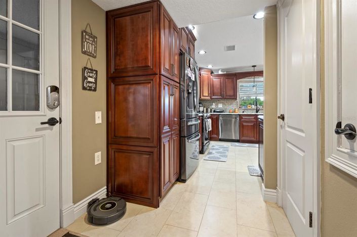 Image No.15-5 Bed Property for sale