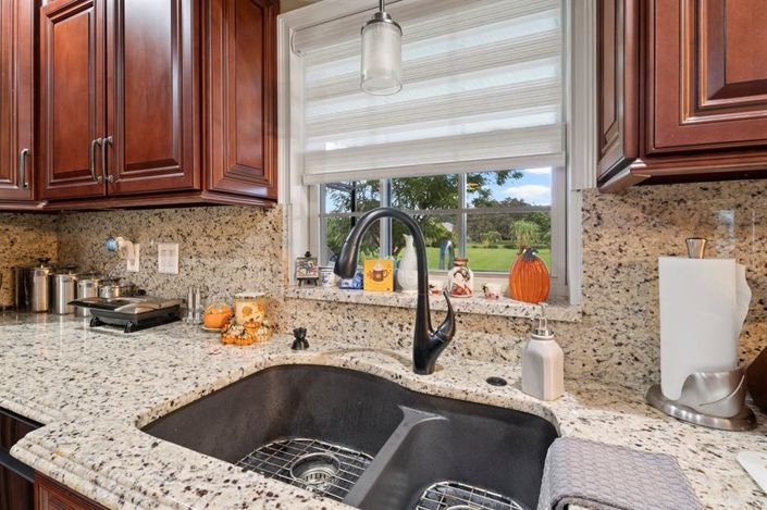 Image No.19-5 Bed Property for sale