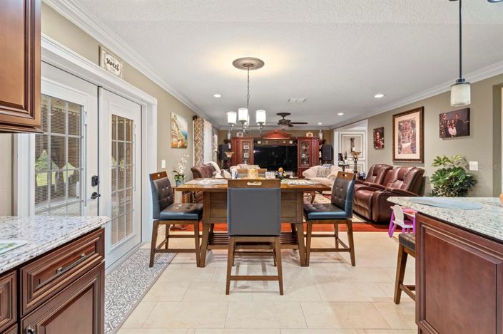 Image No.20-5 Bed Property for sale