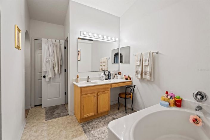 Image No.35-5 Bed Property for sale