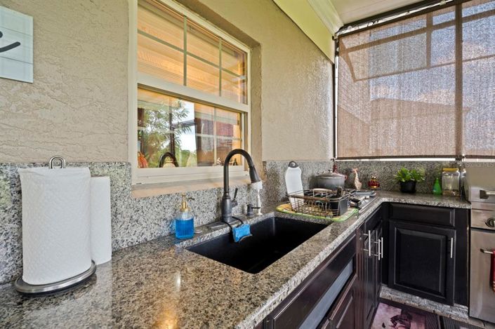 Image No.55-5 Bed Property for sale