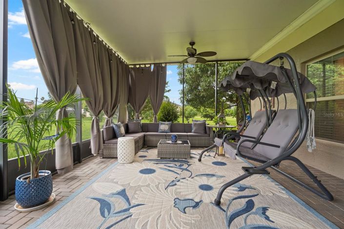 Image No.56-5 Bed Property for sale