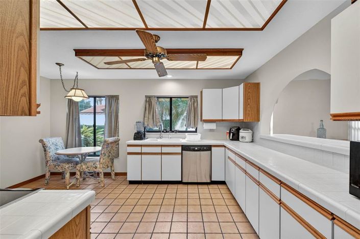 Image No.15-3 Bed Property for sale