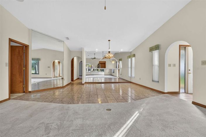 Image No.15-3 Bed House for sale