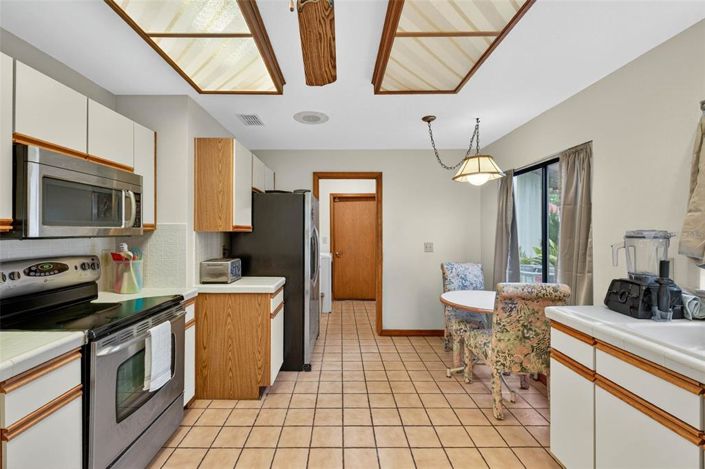 Image No.18-3 Bed Property for sale