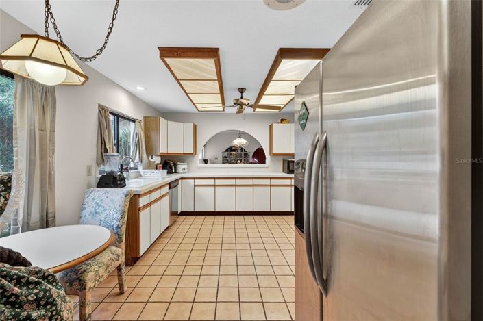 Image No.19-3 Bed Property for sale