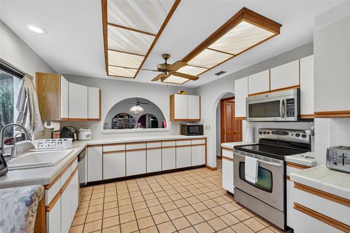 Image No.20-3 Bed Property for sale