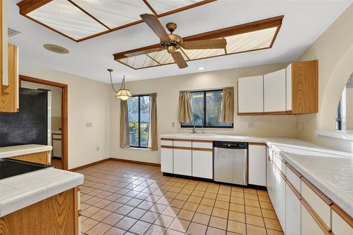 Image No.23-3 Bed House for sale