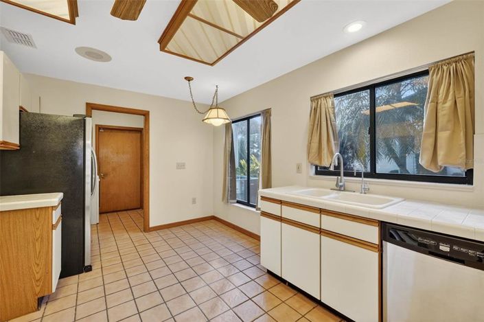 Image No.25-3 Bed House for sale