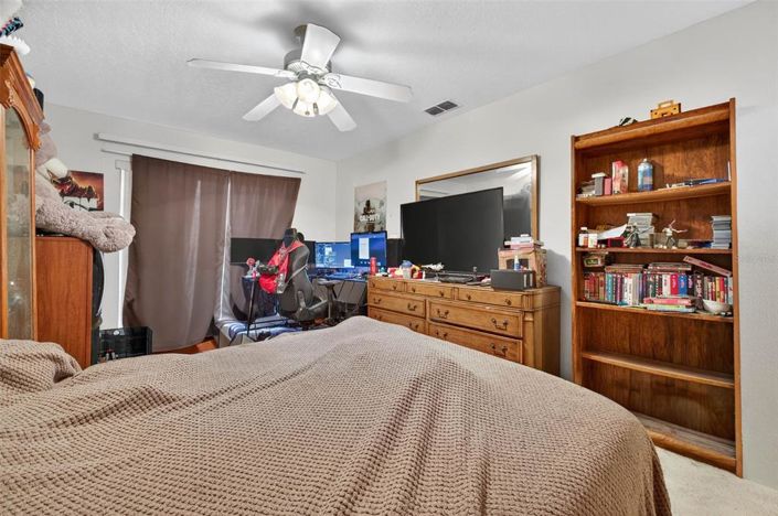 Image No.40-3 Bed Property for sale