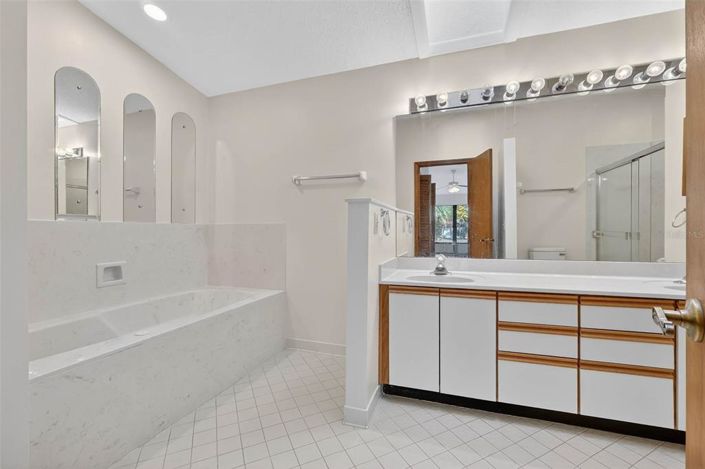 Image No.49-3 Bed House for sale