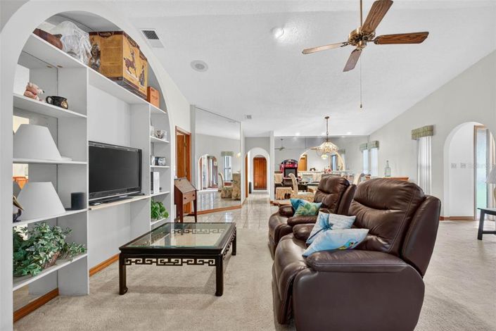 Image No.9-3 Bed Property for sale