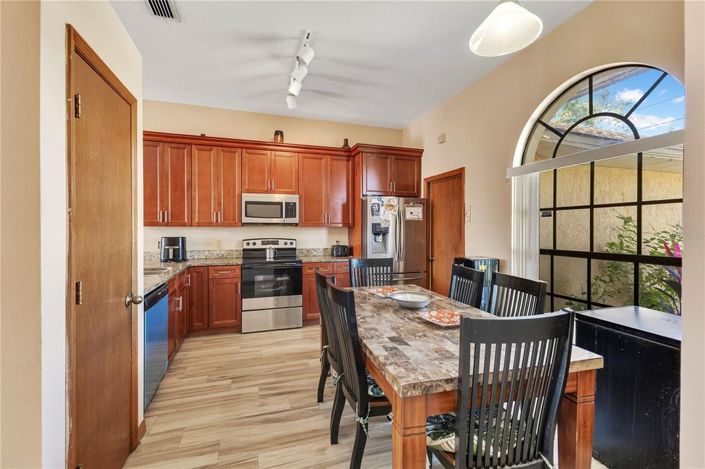 Image No.4-3 Bed Property for sale