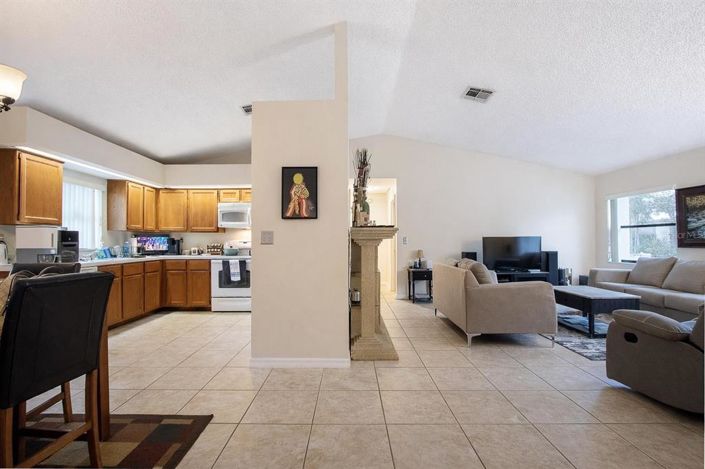 Image No.10-3 Bed Property for sale