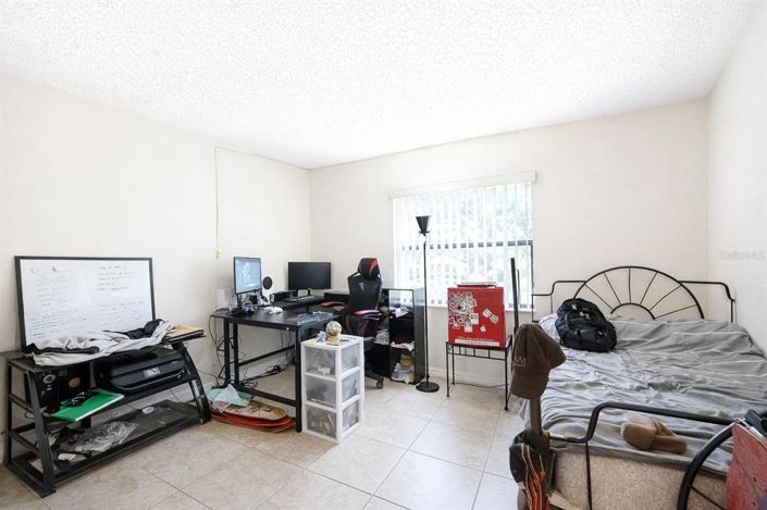 Image No.18-3 Bed House for sale