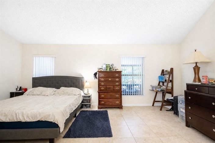 Image No.19-3 Bed House for sale