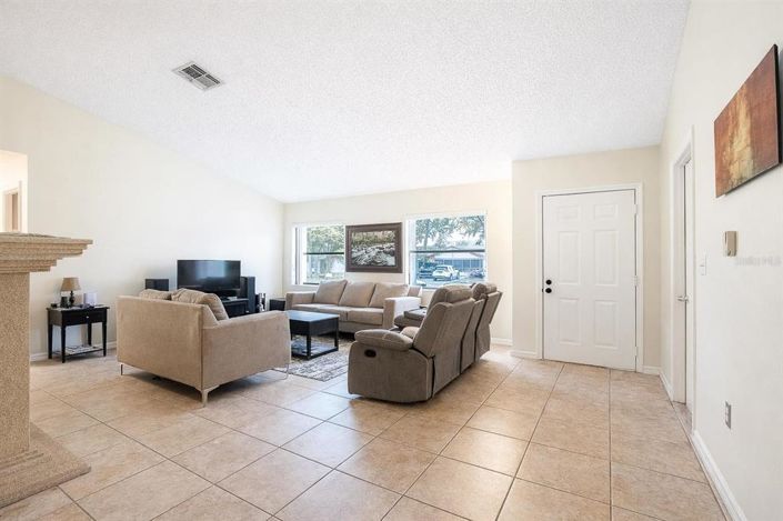 Image No.5-3 Bed Property for sale