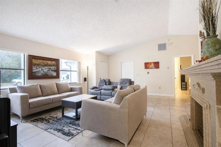 Image No.8-3 Bed House for sale