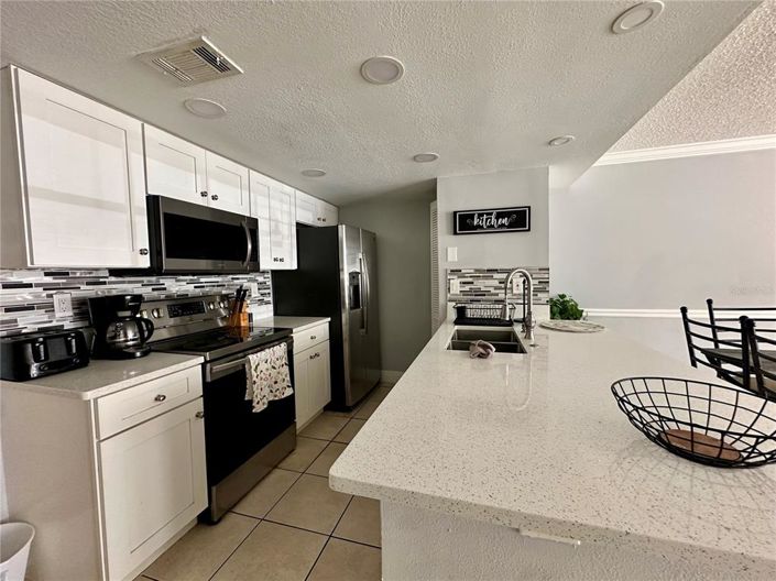 Image No.17-3 Bed Property for sale