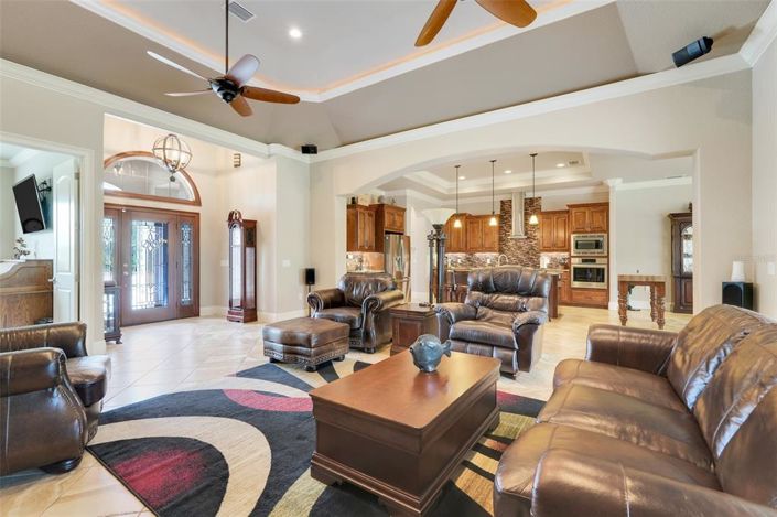 Image No.17-3 Bed Property for sale