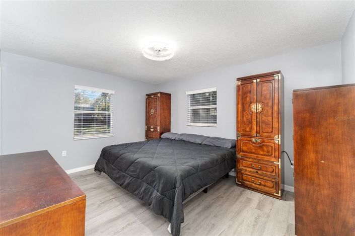 Image No.17-3 Bed Property for sale