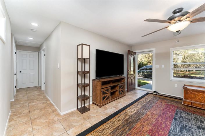 Image No.5-3 Bed Property for sale