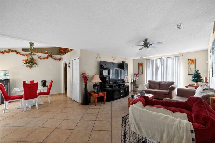 Image No.12-4 Bed Property for sale