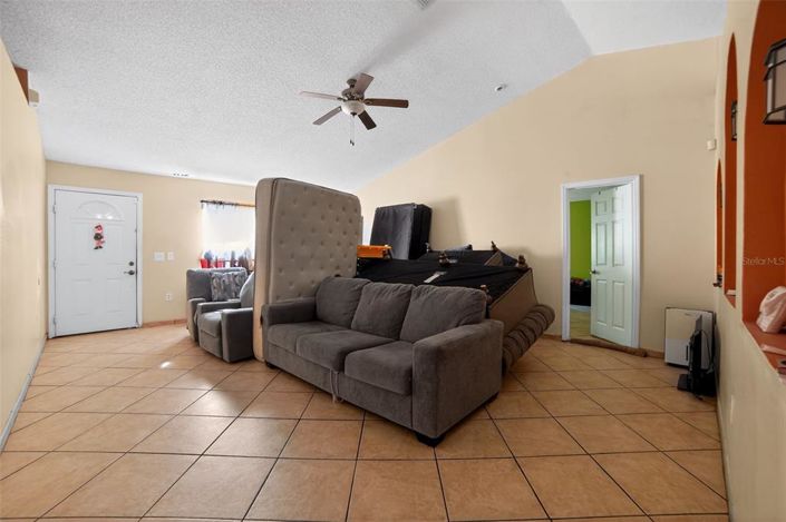 Image No.13-4 Bed Property for sale