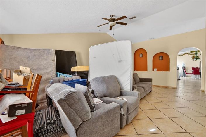 Image No.20-4 Bed Property for sale