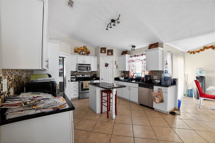 Image No.5-4 Bed Property for sale