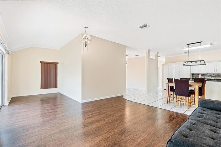 Image No.10-4 Bed Property for sale