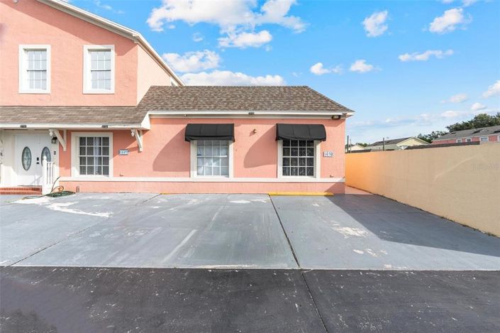 Image No.15-4 Bed Property for sale