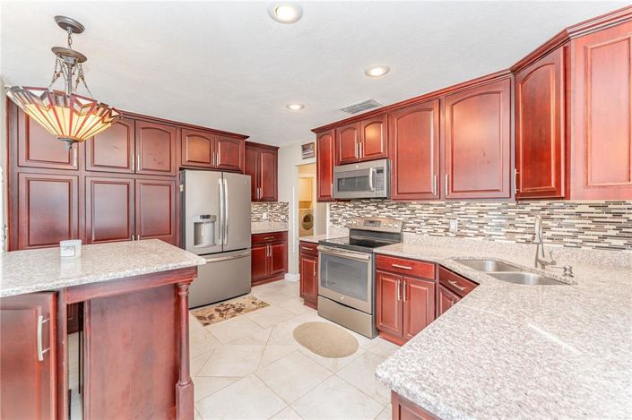 Image No.7-4 Bed Property for sale