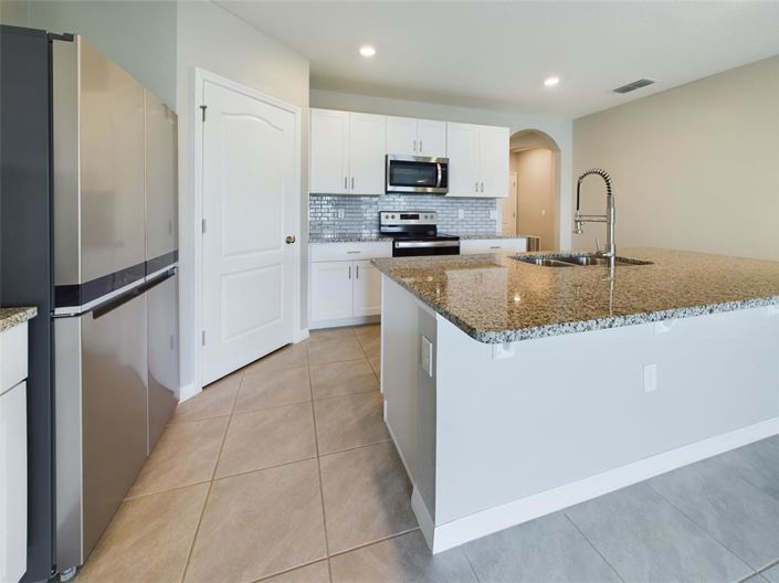 Image No.12-4 Bed Property for sale