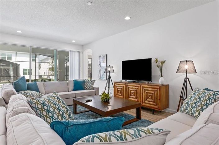 Image No.11-10 Bed Property for sale