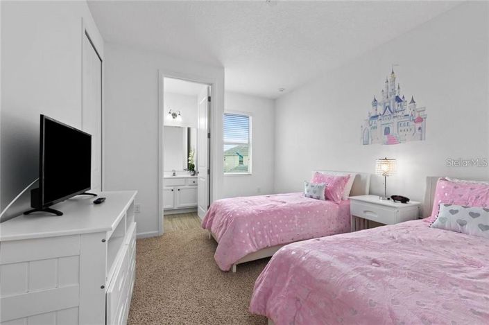 Image No.23-10 Bed Property for sale