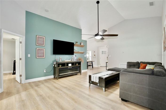 Image No.10-4 Bed Property for sale