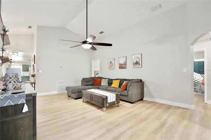 Image No.12-4 Bed Property for sale