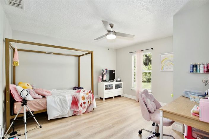 Image No.18-4 Bed Property for sale