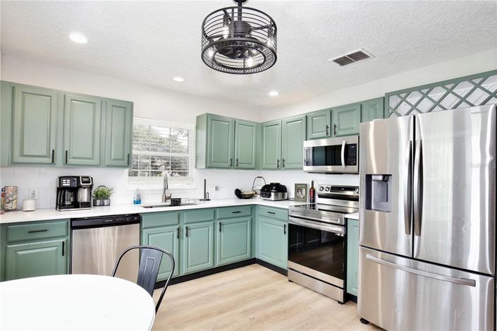 Image No.7-4 Bed Property for sale