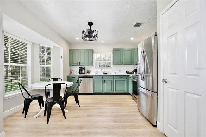 Image No.8-4 Bed Property for sale