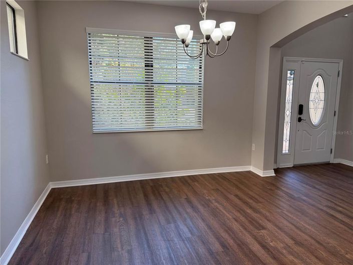 Image No.17-5 Bed Property for sale