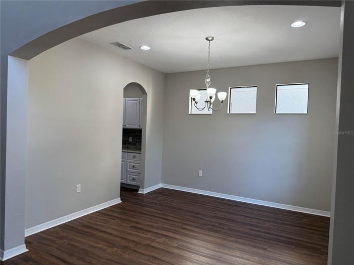 Image No.18-5 Bed Property for sale