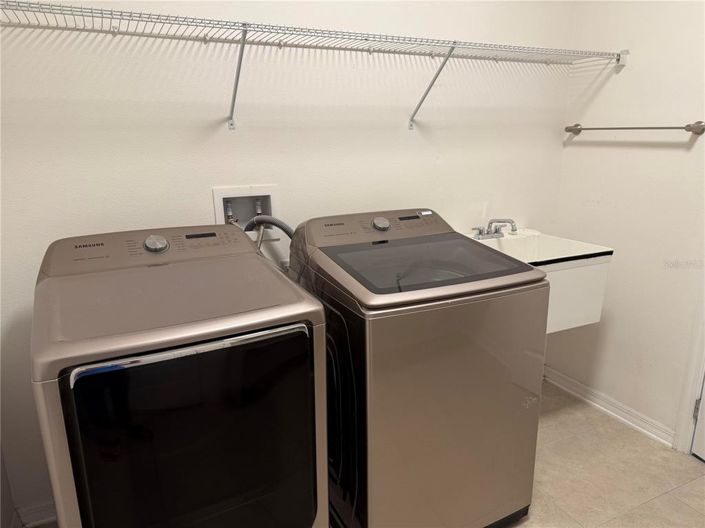 Image No.20-5 Bed Property for sale