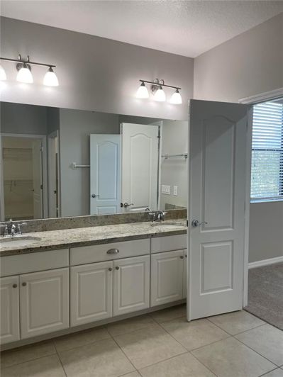 Image No.42-5 Bed Property for sale