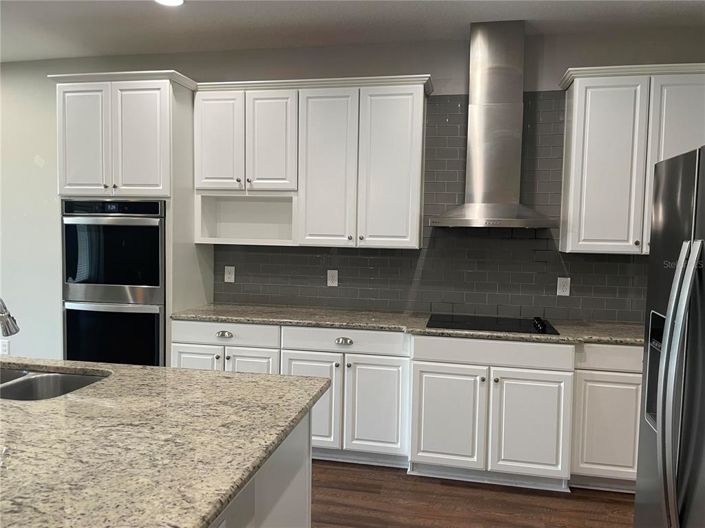 Image No.8-5 Bed Property for sale