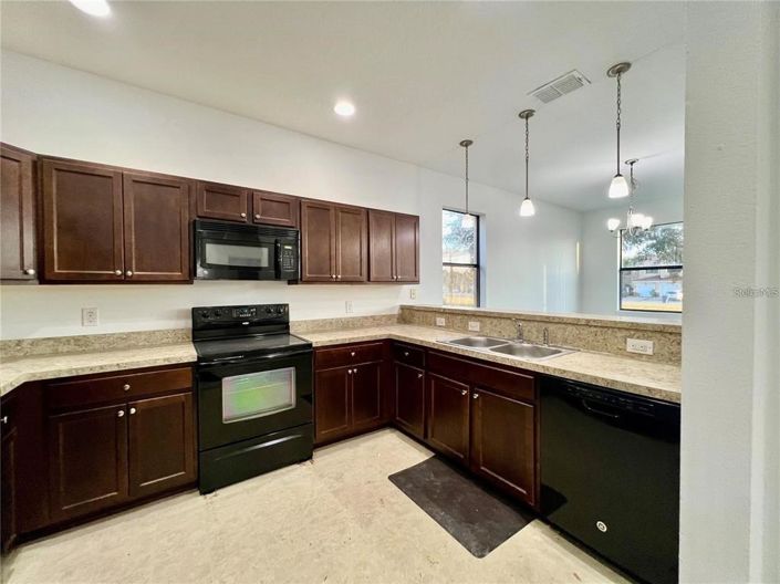 Image No.7-4 Bed Townhouse for sale