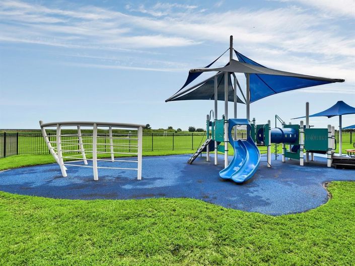 Image No.10-4 Bed Property for sale