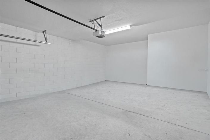 Image No.30-5 Bed Property for sale